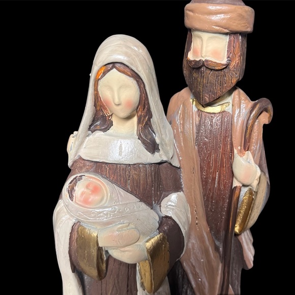 Holy Family Figurine. Unbranded - Approx 12" tall - Picture 3 of 6
